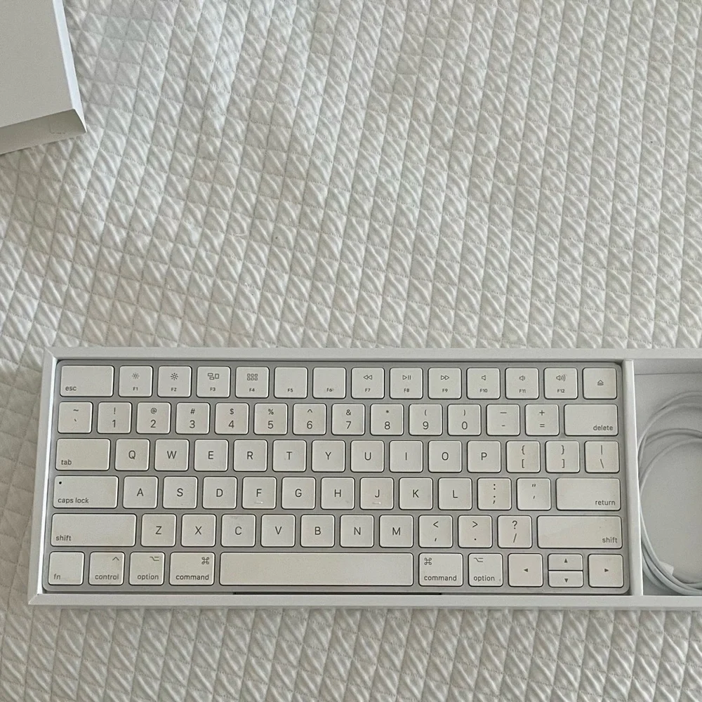 Apple Wireless Keyboard